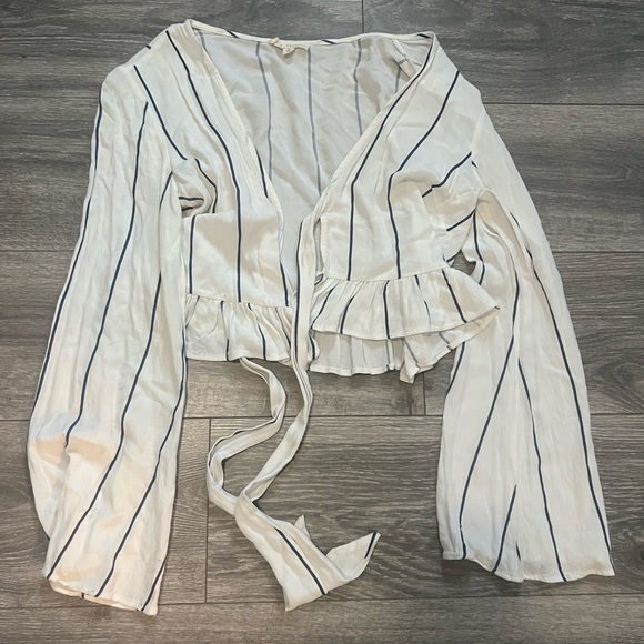 Striped bell sleeve cropped wrapped top - Picture 2 of 2